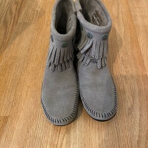 Minnetonka Double Fringe Side Zip Suede Ankle Boots